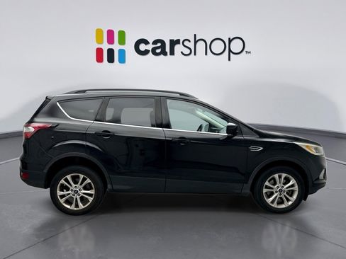 Used 2017 Ford Escape SE w/ SE Leather Comfort Package AWD/4WD image 6
