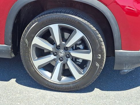 Certified 2025 Honda Pilot Touring image 9
