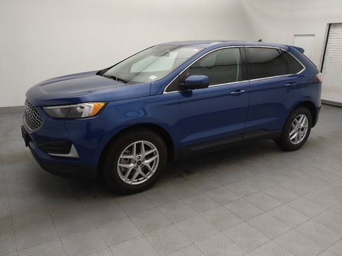 Used 2023 Ford Edge SEL image 2