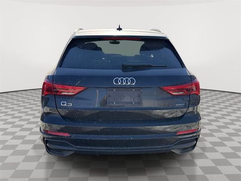 Used 2022 Audi Q3 2.0T Premium image 3
