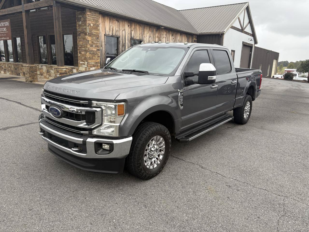 Used 2021 Ford F250 XLT w/ XLT Premium Package AWD/4WD image 2