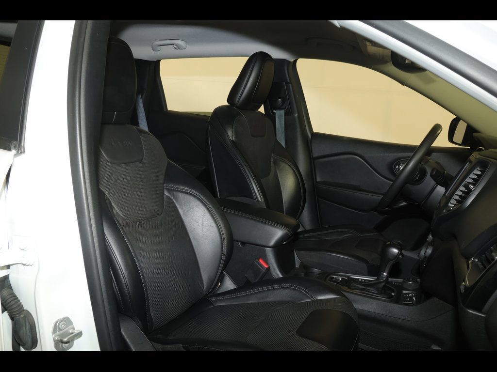 Used 2023 Jeep Cherokee Altitude Lux AWD/4WD image 30