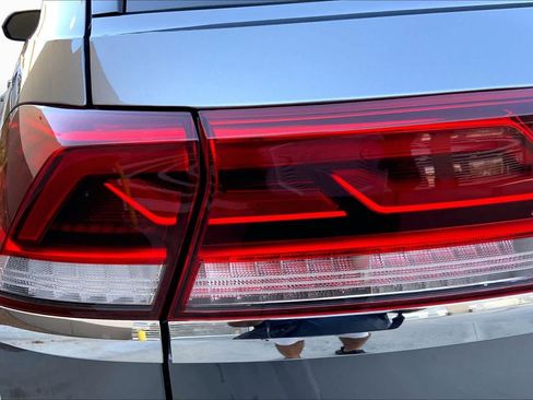 Used 2024 Volkswagen Atlas Cross Sport SE w/ Black Wheel Package AWD/4WD image 28