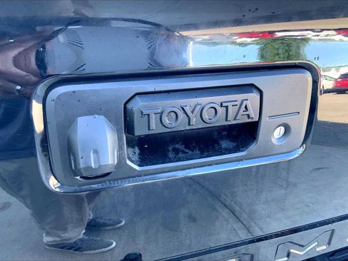 Used 2019 Toyota Tacoma SR5 AWD/4WD image 29