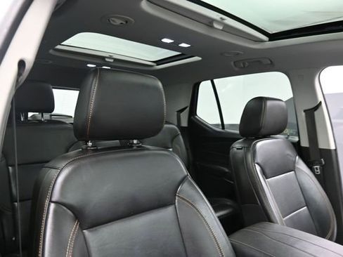 Used 2021 Chevrolet Traverse LT w/ LT Premium Package AWD/4WD image 31