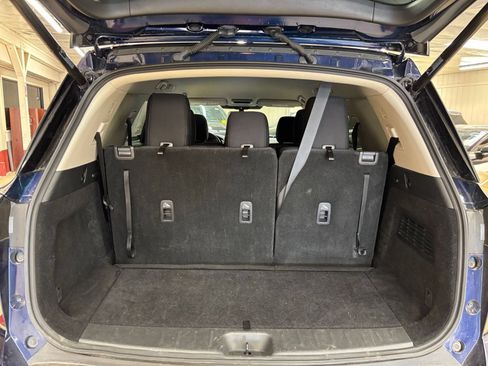 Used 2025 Nissan Pathfinder SV FWD image 34