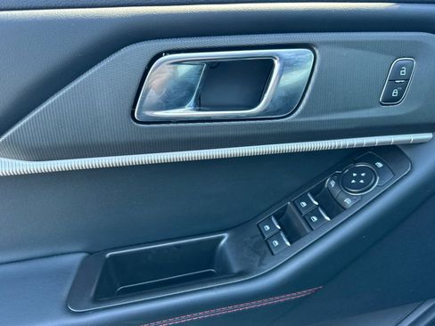 Used 2025 Ford Explorer ST-Line w/ ST-Line Street Pack image 10