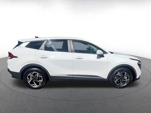 Used 2025 Kia Sportage LX image 16