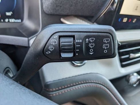 Used 2025 Ford Explorer Active w/ Active Comfort Package image 30