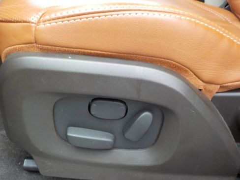 Used 2015 Land Rover Range Rover Evoque Prestige image 28