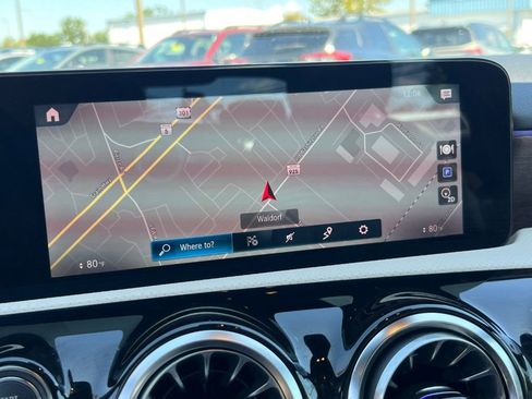 Used 2022 Mercedes-Benz A 220 4MATIC image 9