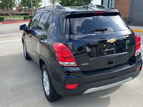 Used 2021 Chevrolet Trax LT w/ LT Convenience Package FWD image 18