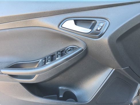 Used 2017 Ford Focus SE image 13