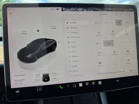 Used 2022 Tesla Model 3 Long Range AWD/4WD image 41
