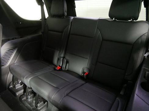 Used 2024 GMC Yukon Denali w/ Advanced Technology Package AWD/4WD image 20