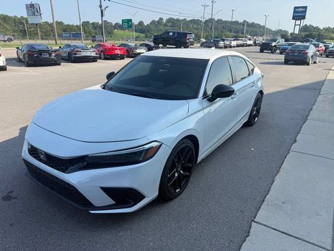 Used 2024 Honda Civic Sport image 2