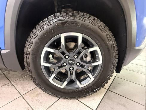 Certified 2025 Chevrolet Equinox ACTIV w/ Safety and Technology Package image 15