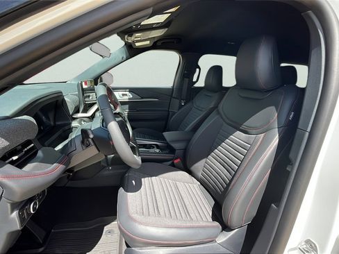 New 2026 Ford Explorer ST-Line AWD/4WD image 14