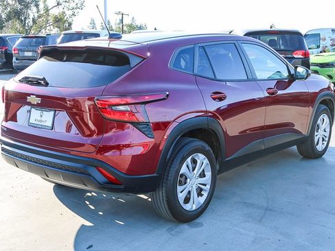 Used 2024 Chevrolet Trax LS w/ Driver Confidence Package image 8