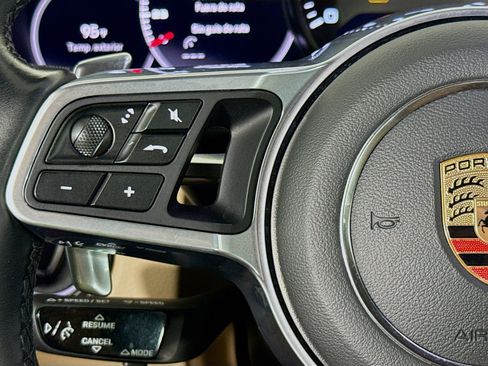 Used 2023 Porsche Cayenne AWD/4WD image 11