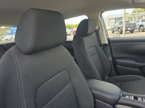 Used 2024 Honda HR-V LX image 10