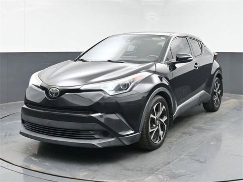 Used 2018 Toyota C-HR image 5