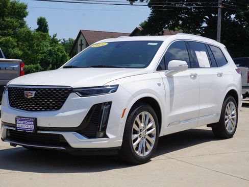 Used 2024 Cadillac XT6 Premium Luxury w/ Technology Package AWD/4WD image 7
