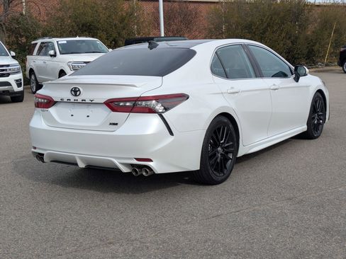 Used 2022 Toyota Camry XSE image 4