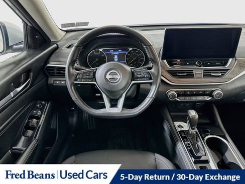 Used 2023 Nissan Altima 2.5 SV w/ SV Premium Package FWD image 29