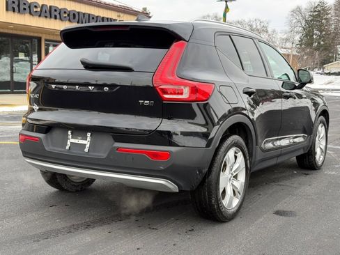 Used 2022 Volvo XC40 T5 Momentum AWD/4WD image 8