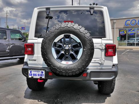 Used 2022 Jeep Wrangler Unlimited Rubicon w/ Cold Weather Group AWD/4WD image 5