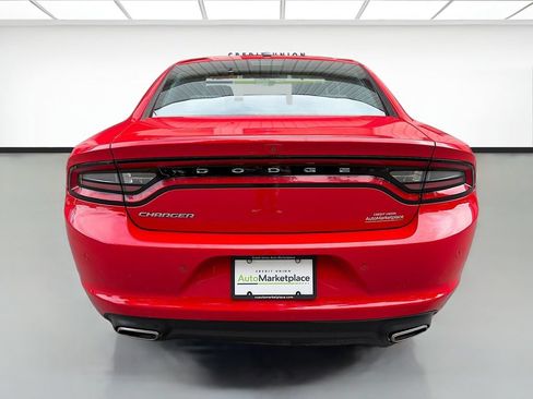 Used 2020 Dodge Charger SXT w/ Leather Interior Group RWD image 6