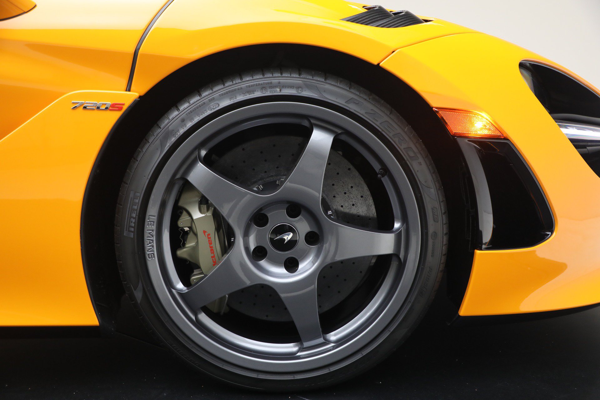 Used 2021 McLaren 720S RWD image 38