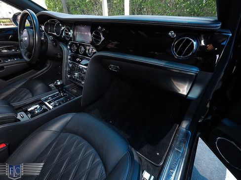 Used 2017 Bentley Mulsanne RWD image 24