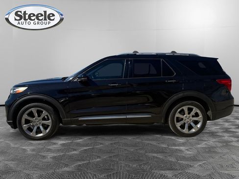 Used 2020 Ford Explorer Platinum w/ Premium Technology Package image 2