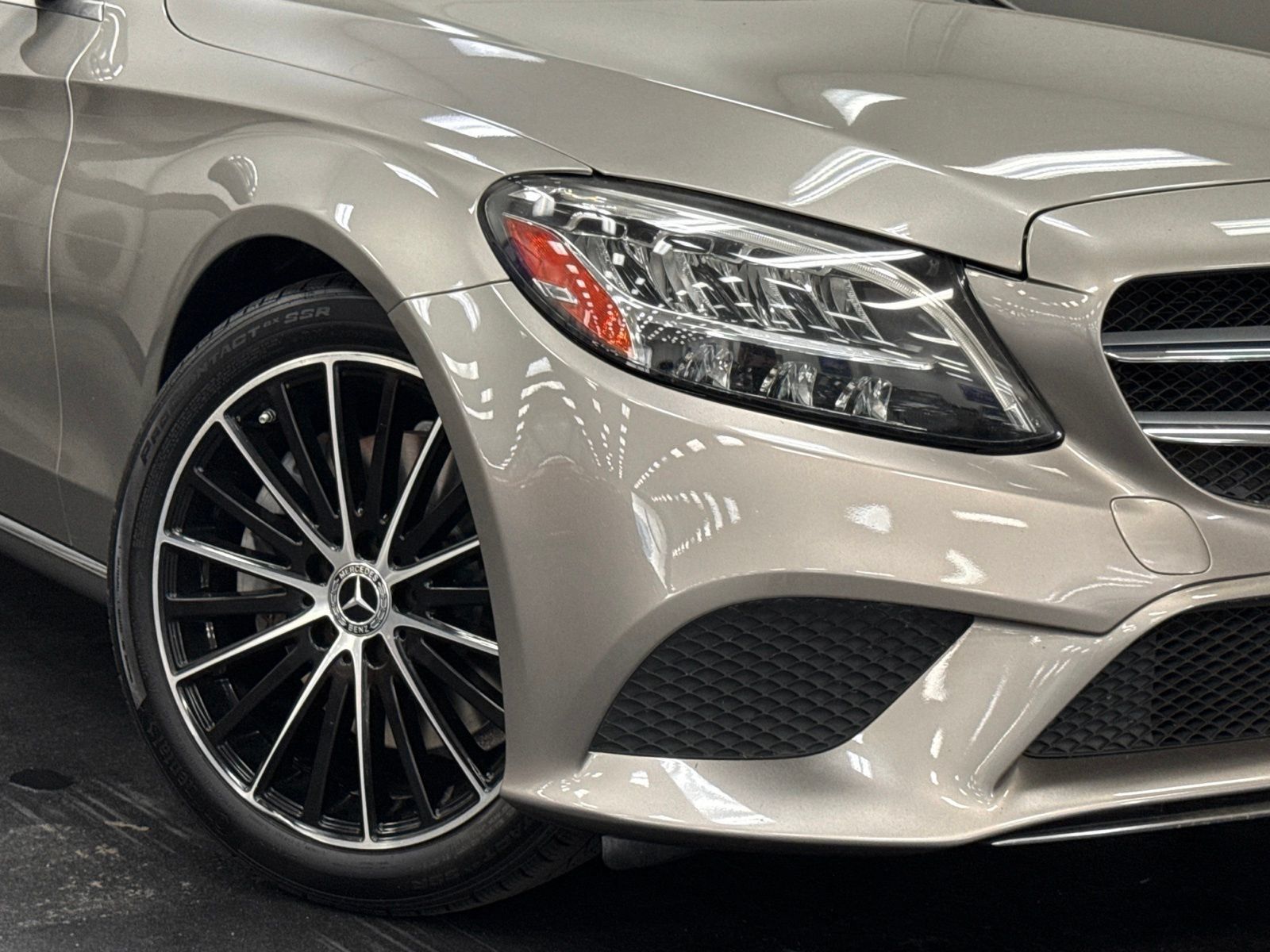 Used 2019 Mercedes-Benz C 300 Sedan image 4