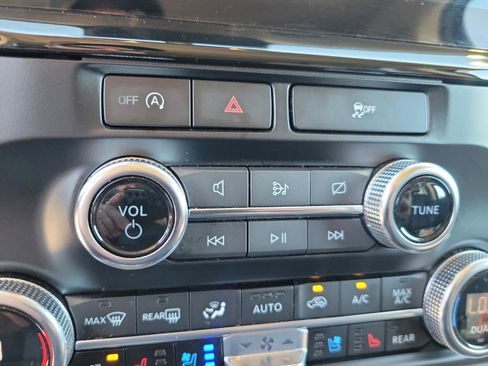 Used 2024 Ford Expedition Max XLT image 37