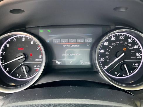 Used 2018 Toyota Camry XLE w/ Driver Assist Package FWD image 24