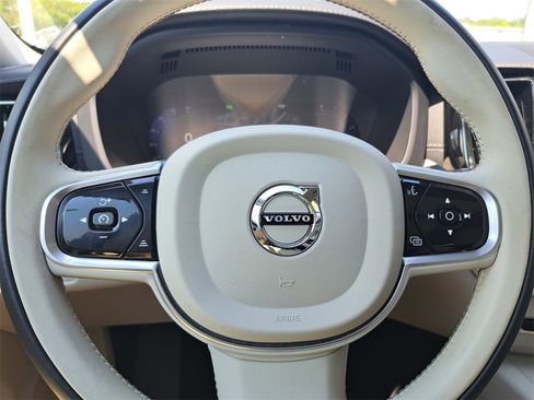 Used 2022 Volvo XC60 B6 Inscription w/ Advanced Package image 10