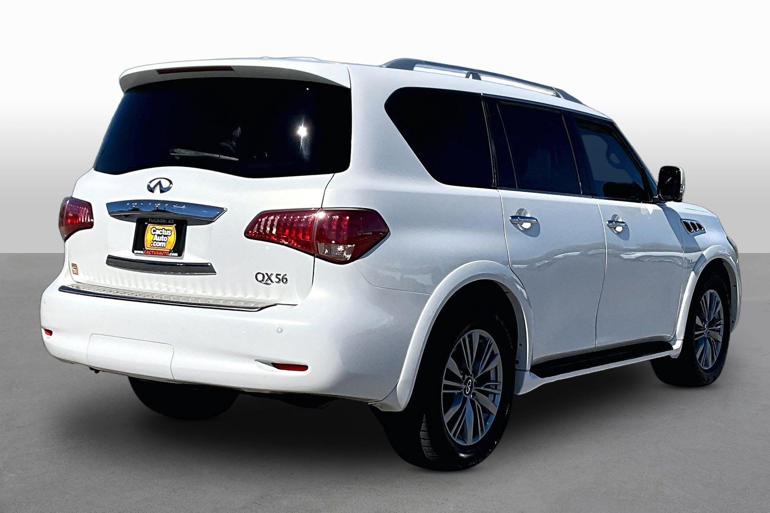Used 2011 INFINITI QX56 4WD w/ Deluxe Touring Pkg image 2