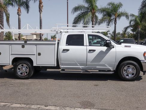 Used 2024 RAM 2500 Tradesman w/ Chrome Appearance Group image 10