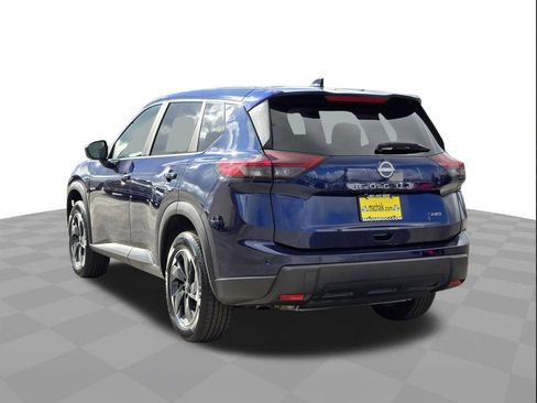 Used 2025 Nissan Rogue SV image 6