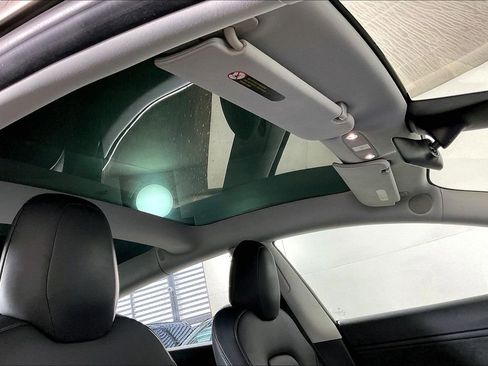 Used 2018 Tesla Model 3 Mid Range RWD image 29