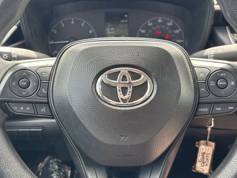 Used 2025 Toyota Corolla LE FWD image 25