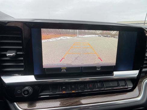 Used 2022 Chevrolet Silverado 1500 LT w/ Z71 Off-Road Package image 18