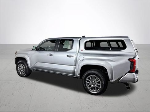Used 2024 Toyota Tacoma Limited w/ Limited Package (LT) AWD/4WD image 8