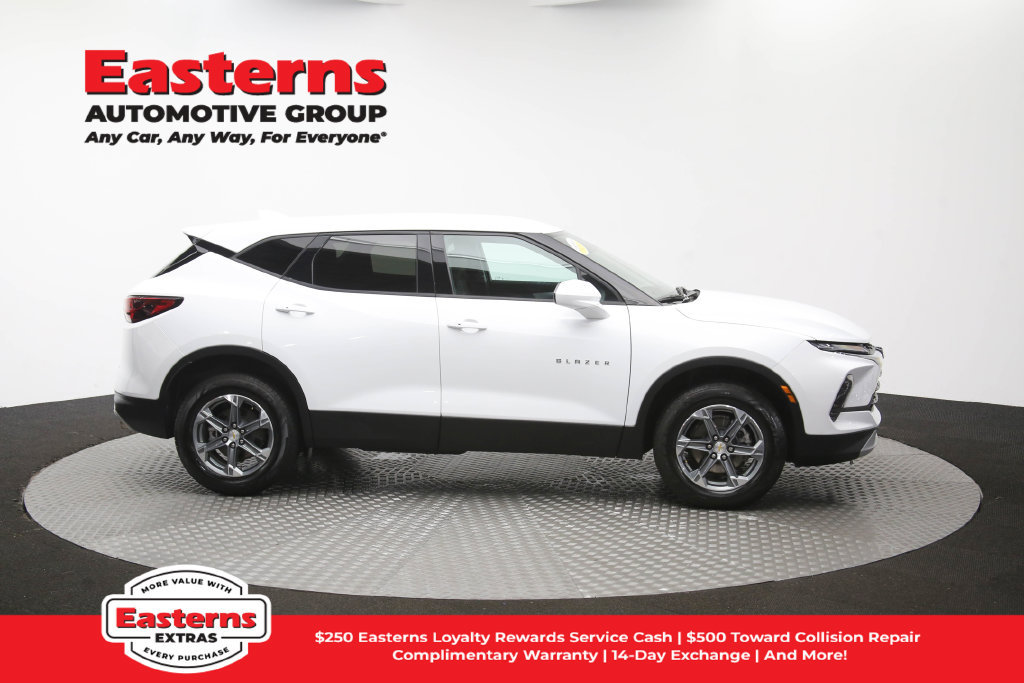 Used 2025 Chevrolet Blazer LT FWD image 47