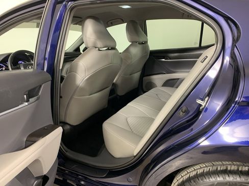 Used 2022 Toyota Camry SE image 32