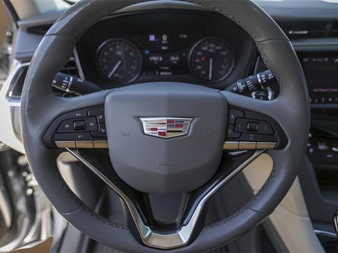 Used 2022 Cadillac XT6 Premium Luxury w/ Technology Package image 12