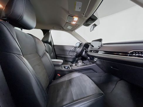 Used 2024 Mitsubishi Outlander SE image 30